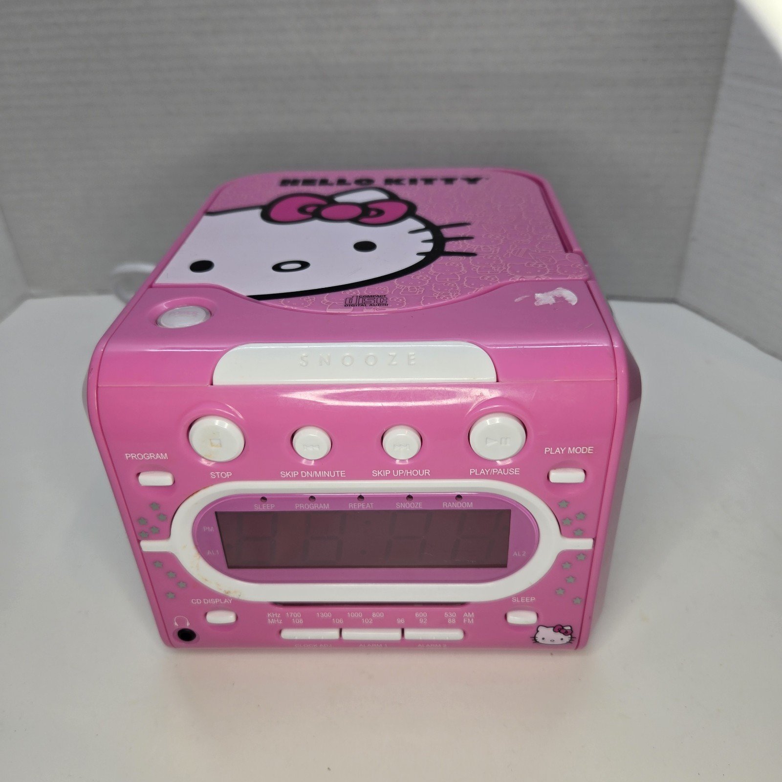 Hello Kitty AM/FM Radio Alarm Clock CD Player KT2053A Pink 2011 Tested & Working