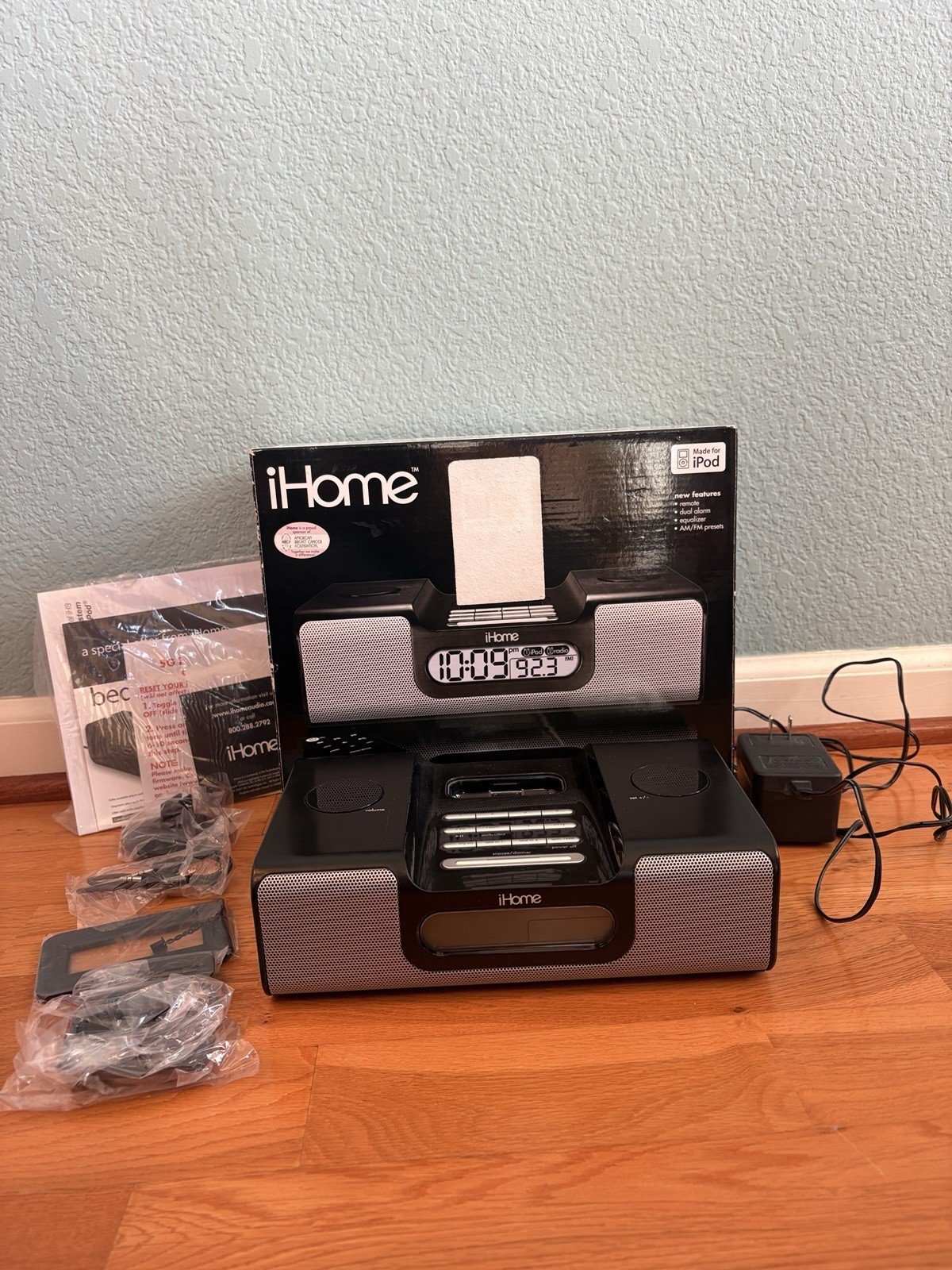 iH8 iHome iPod Speaker System Alarm Dock – With Box & Accessories (No Remote)