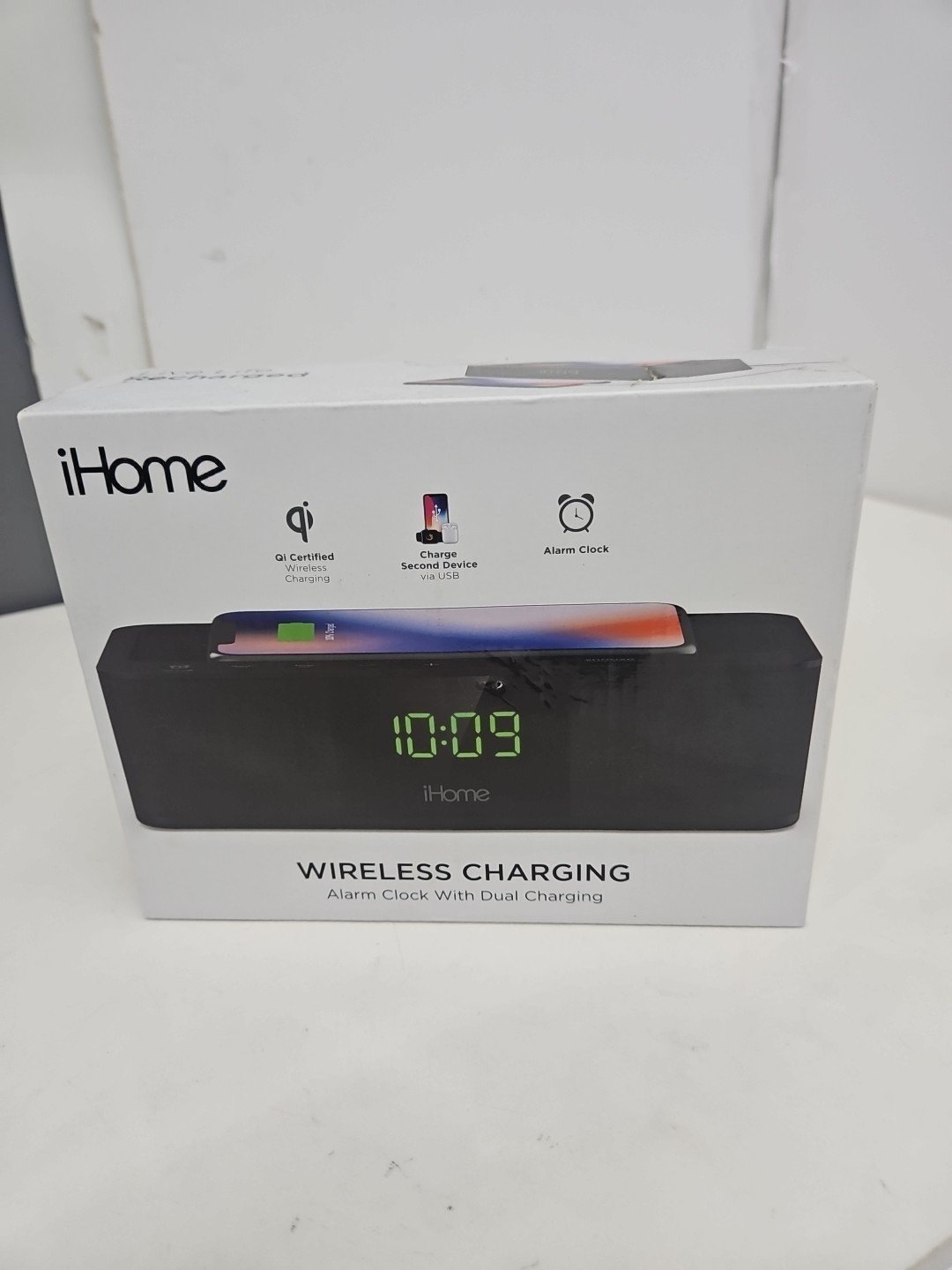 iHome Alarm Clock with QI Wireless Charging iW15