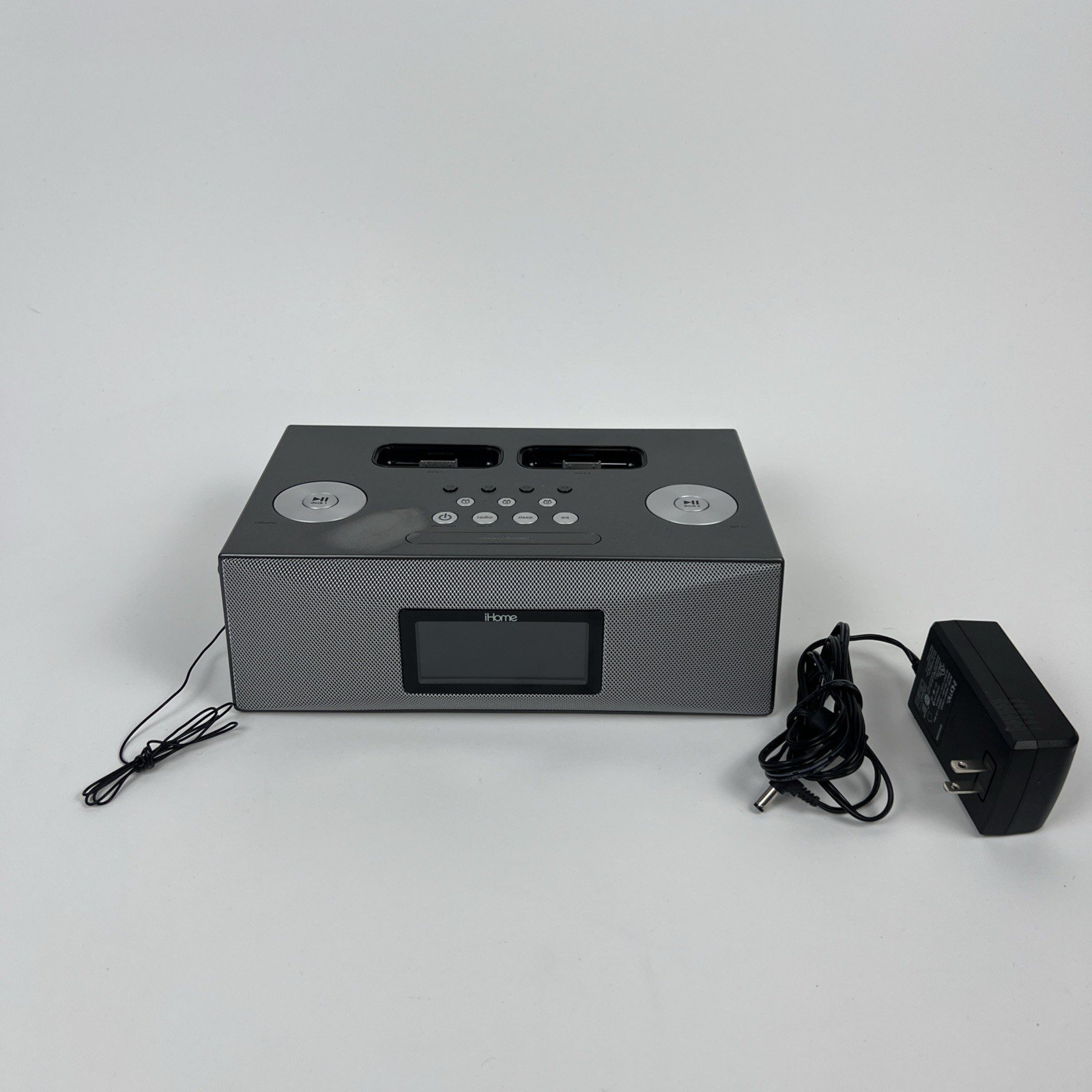 iHome iP88 iphone ipod Dual Dock Clock Radio Alarm Clock - TESTED