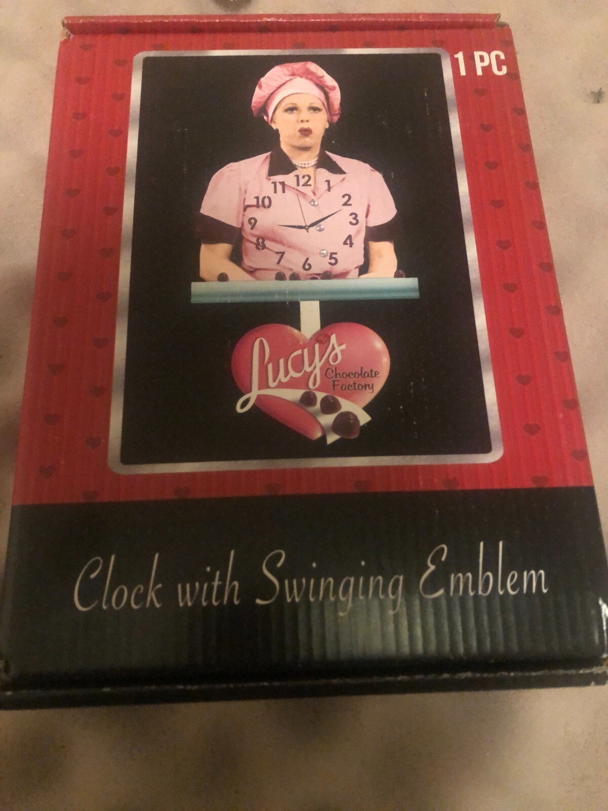 I LOVE LUCY CHOCOLATE FACTORY SWINGING HEART WALL CLOCK NEW