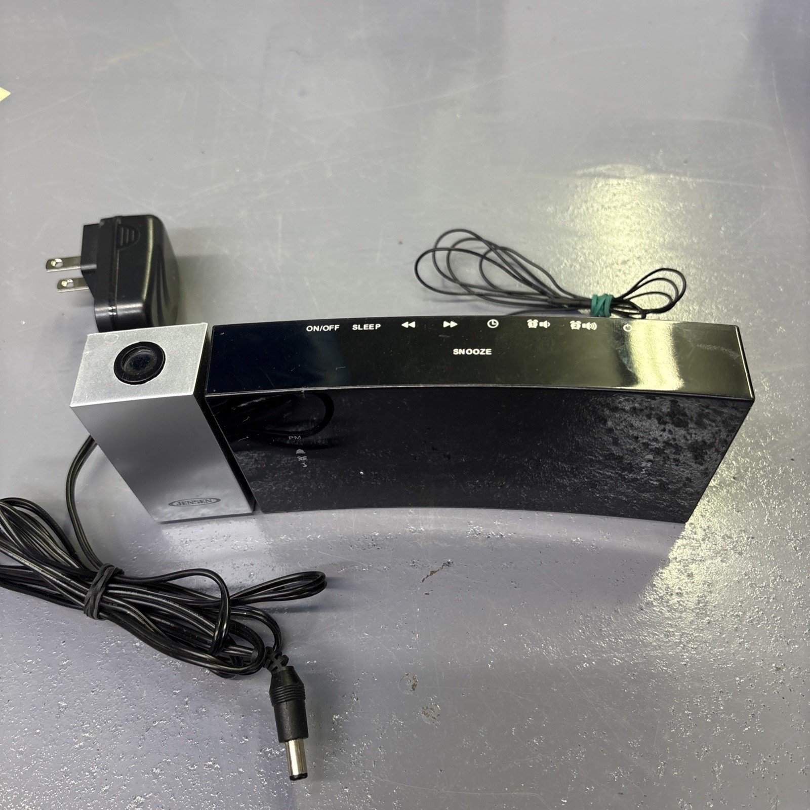 ⏰ JENSEN JCR-238 Digital Dual-Alarm Projection Clock.