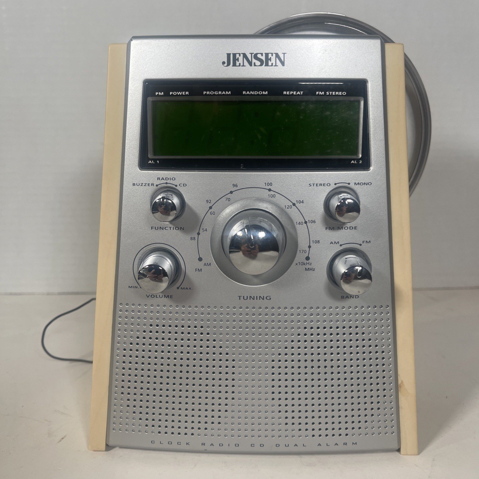 Jensen JCR-560 Dual Alarm Clock Stereo CD Player AM/FM Radio