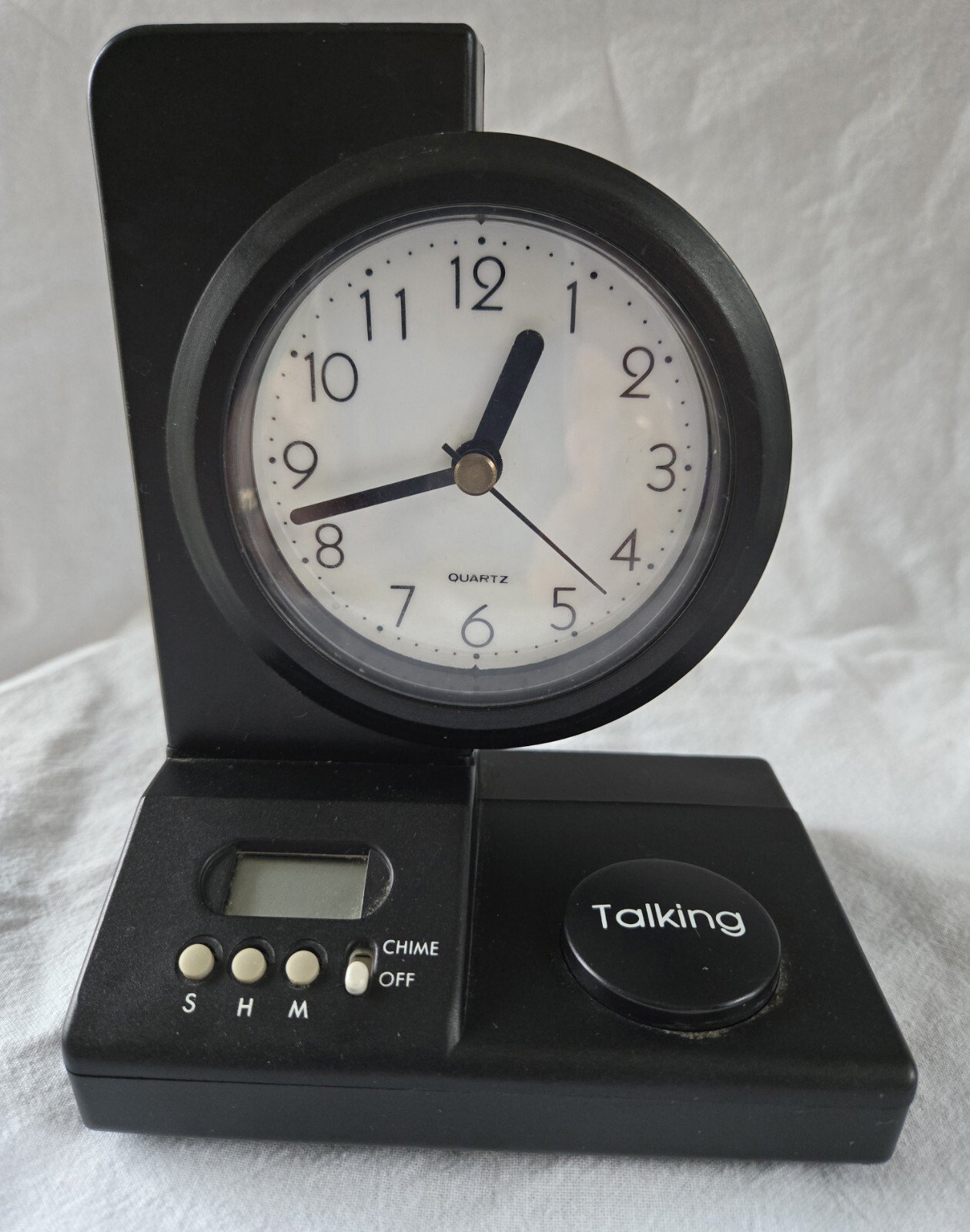 Quartz and Digital Talking Alarm Clock Black Preowned Works Great