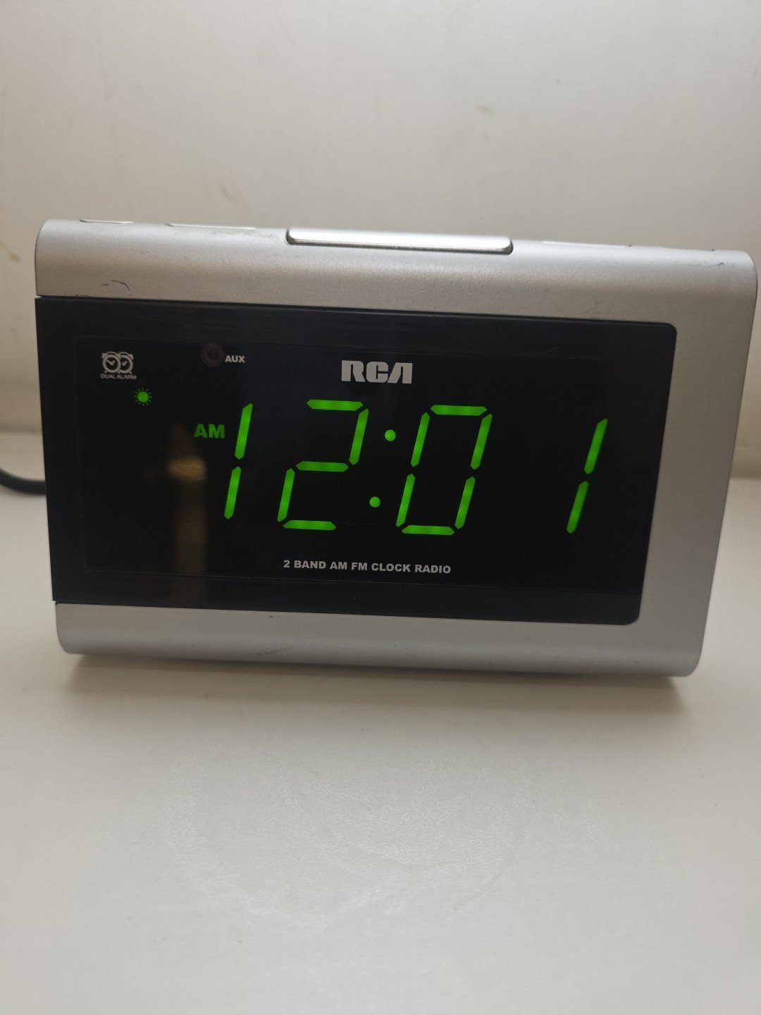 RCA Alarm Clock Radio AM/FM Digital Display Model RP5420A