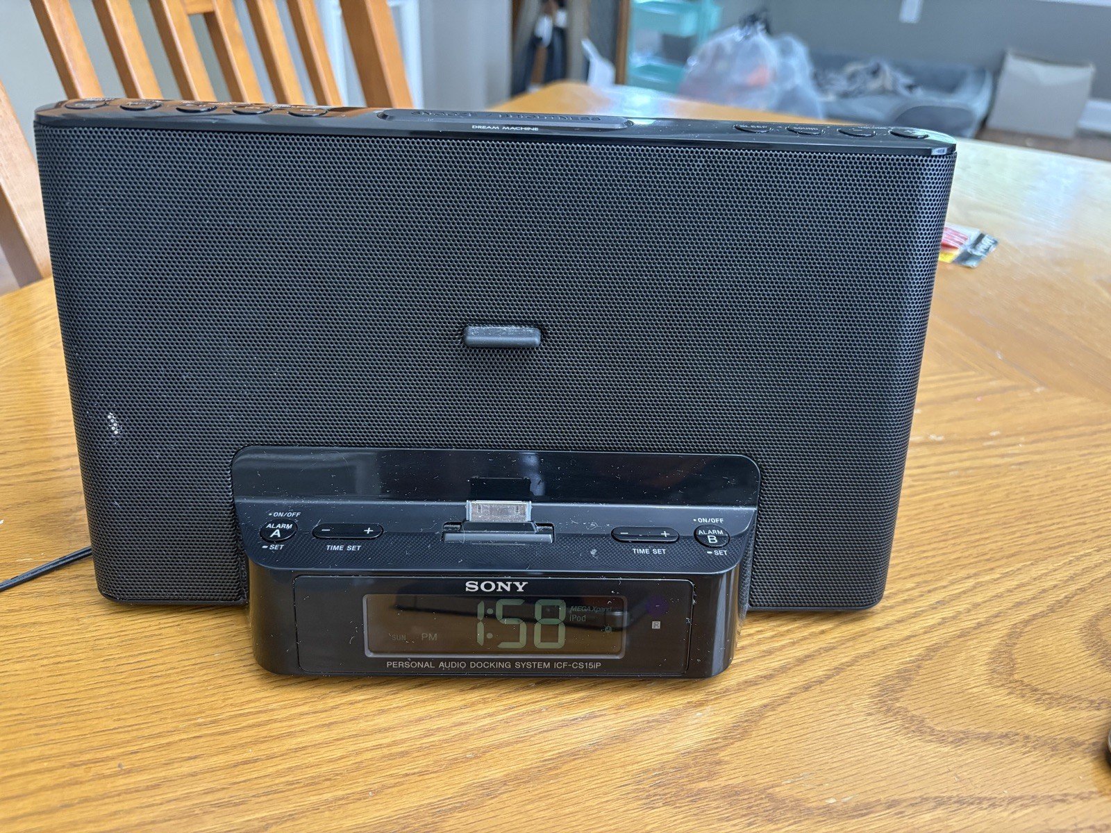 Sony Radio Audio Docking System Alarm Clock ICF-CS15iP W/Remote