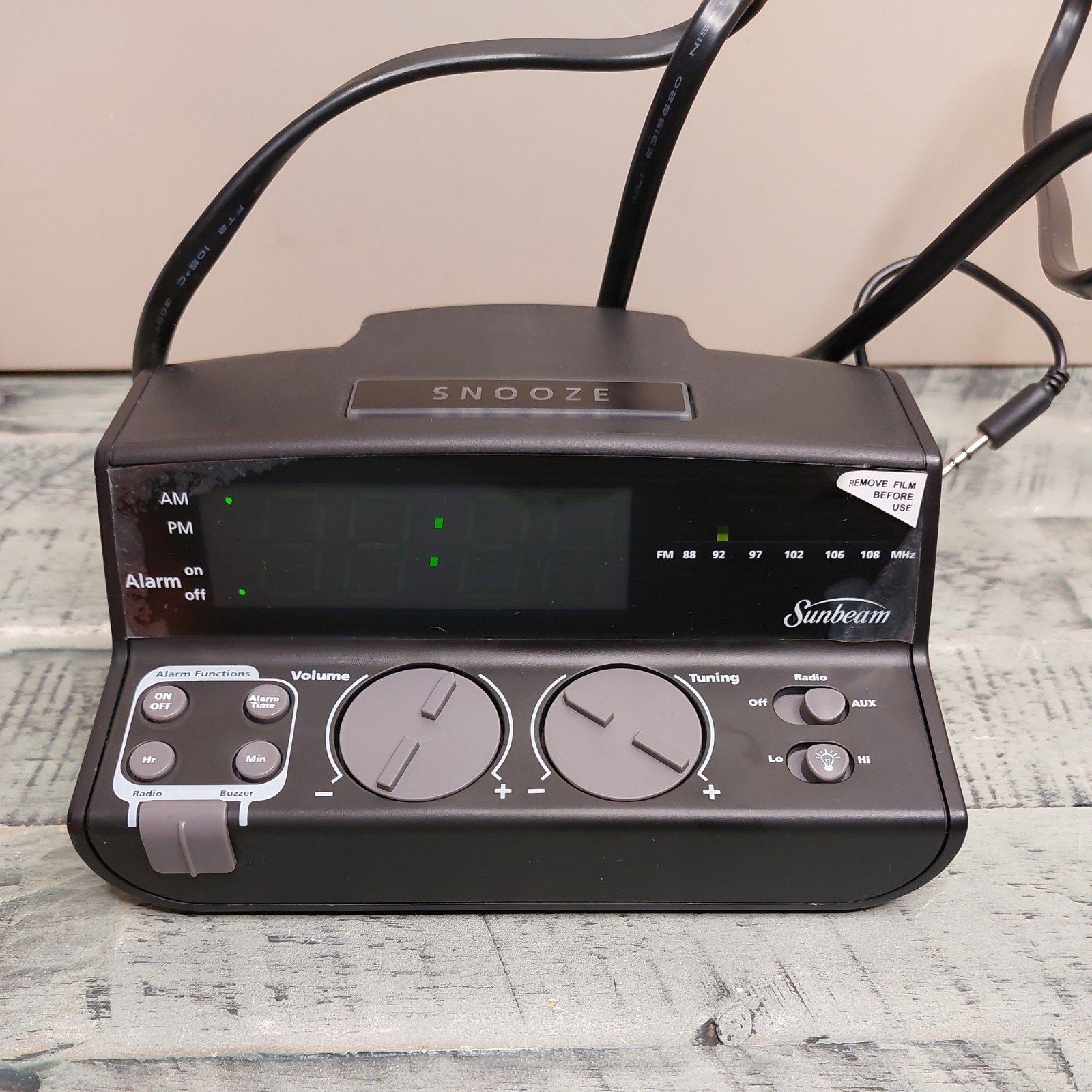 Sunbeam Hospitality CR1001-005 Clock Radio with Daily Alarm Reset