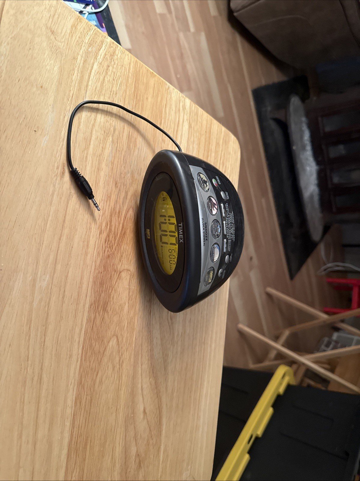 Timex T1201 Nature Sounds Clock Radio MP3 Line-IN Blk Red LED Auto DST Time Set