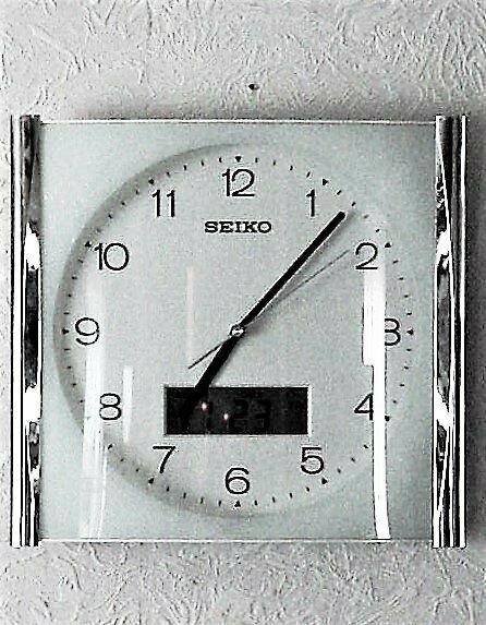 Vintage SEIKO Analog Time Wall Clock w/ Digital Day & Date