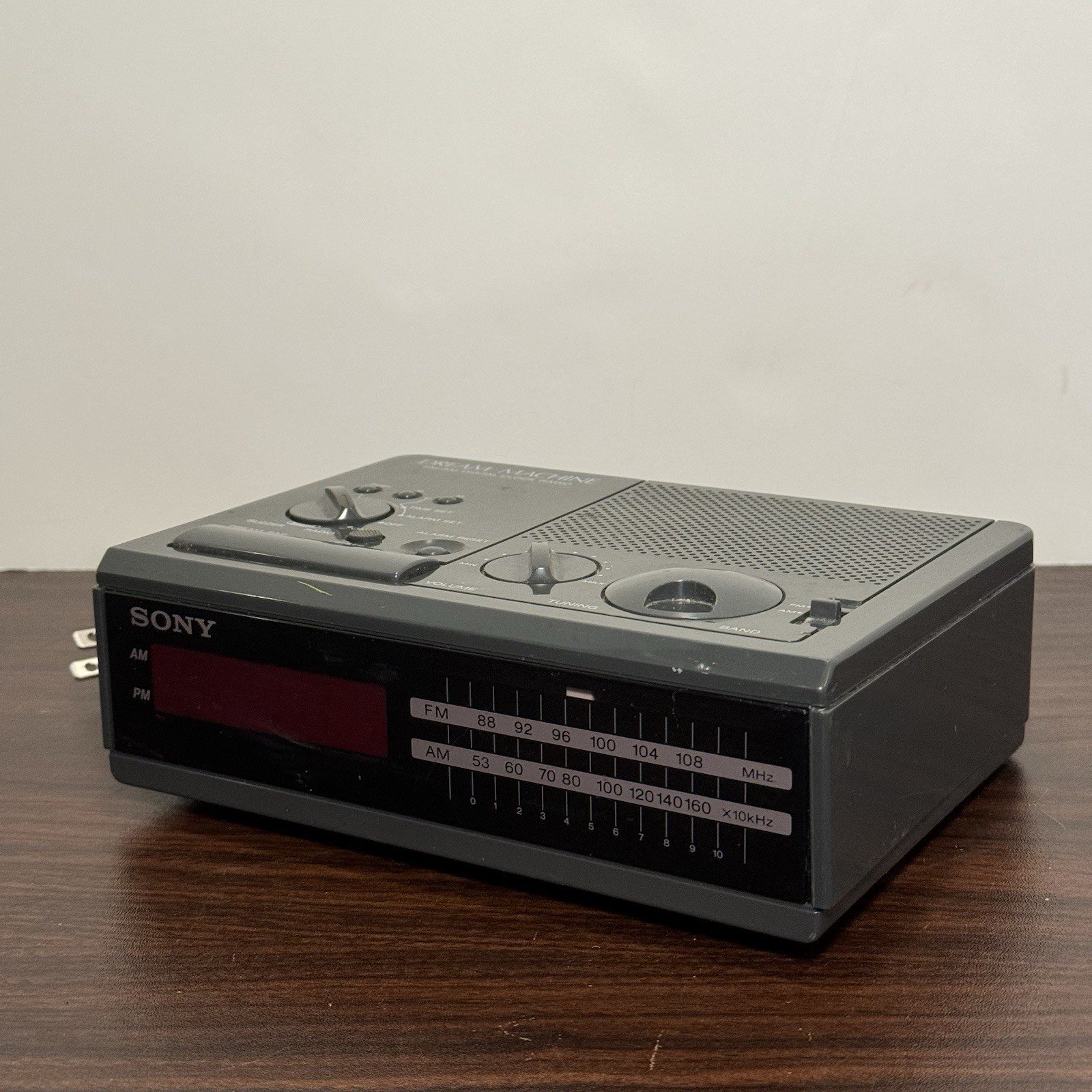 Vintage Sony Dream Machine AM/FM Digital Alarm Clock Radio ICF-C2W Black Tested