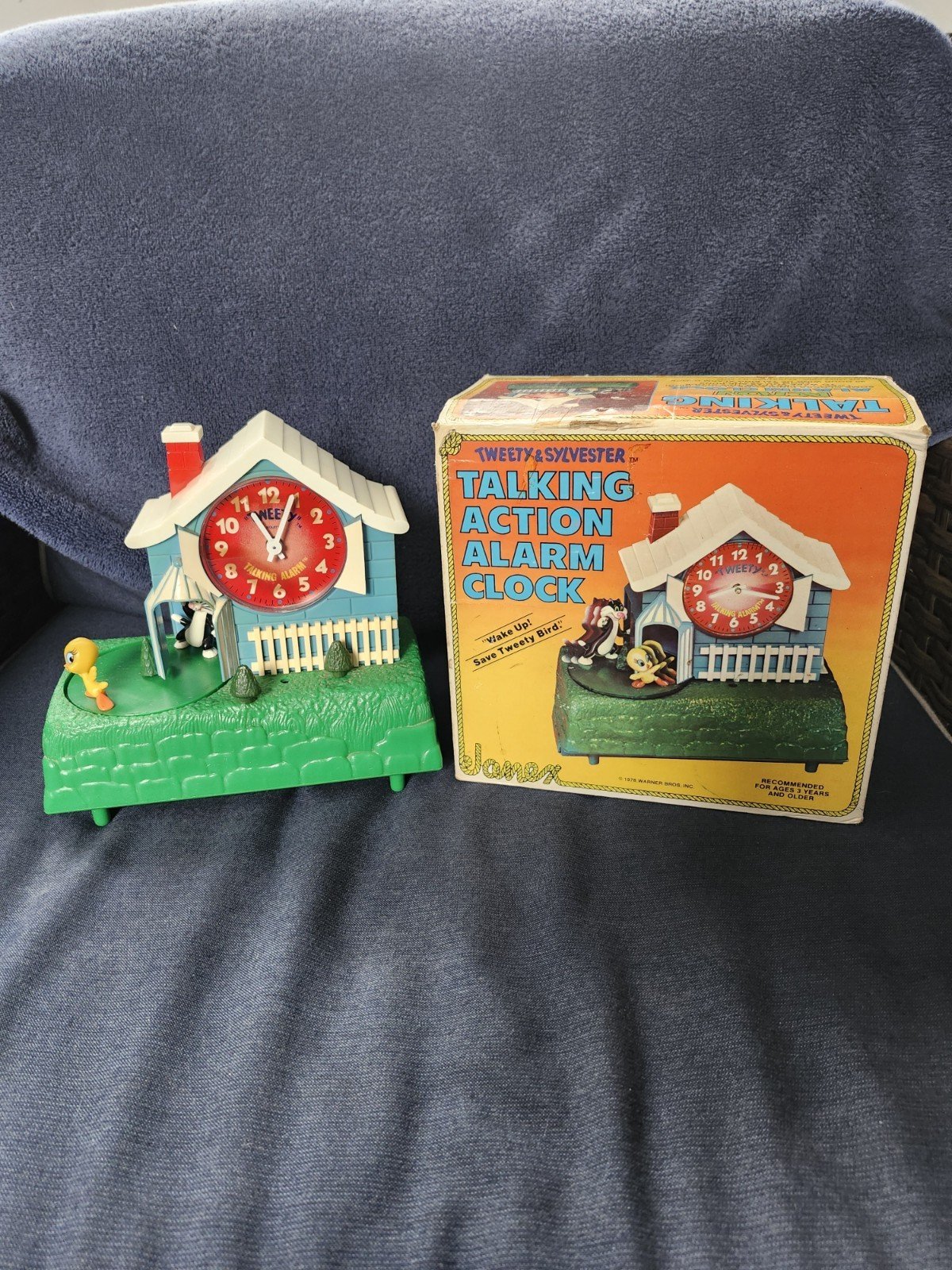 Working Tweety Sylvester Action Talking Alarm Clock, Box.Sylvester Chases Tweety