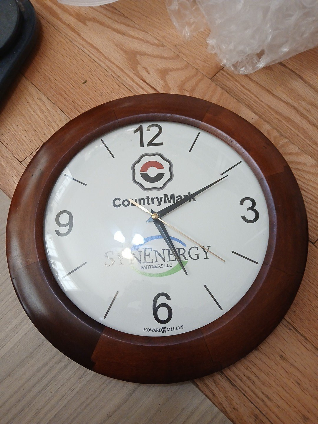 Howard Miller Wall Clock-Advertising Countrymark / Synergy from Estate-13" Round