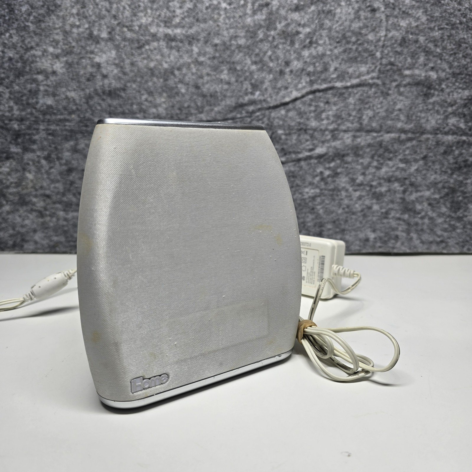 iHome iZBT10 Bluetooth LED Clock / Sleep Therapy / Speaker Works iHome Adapter