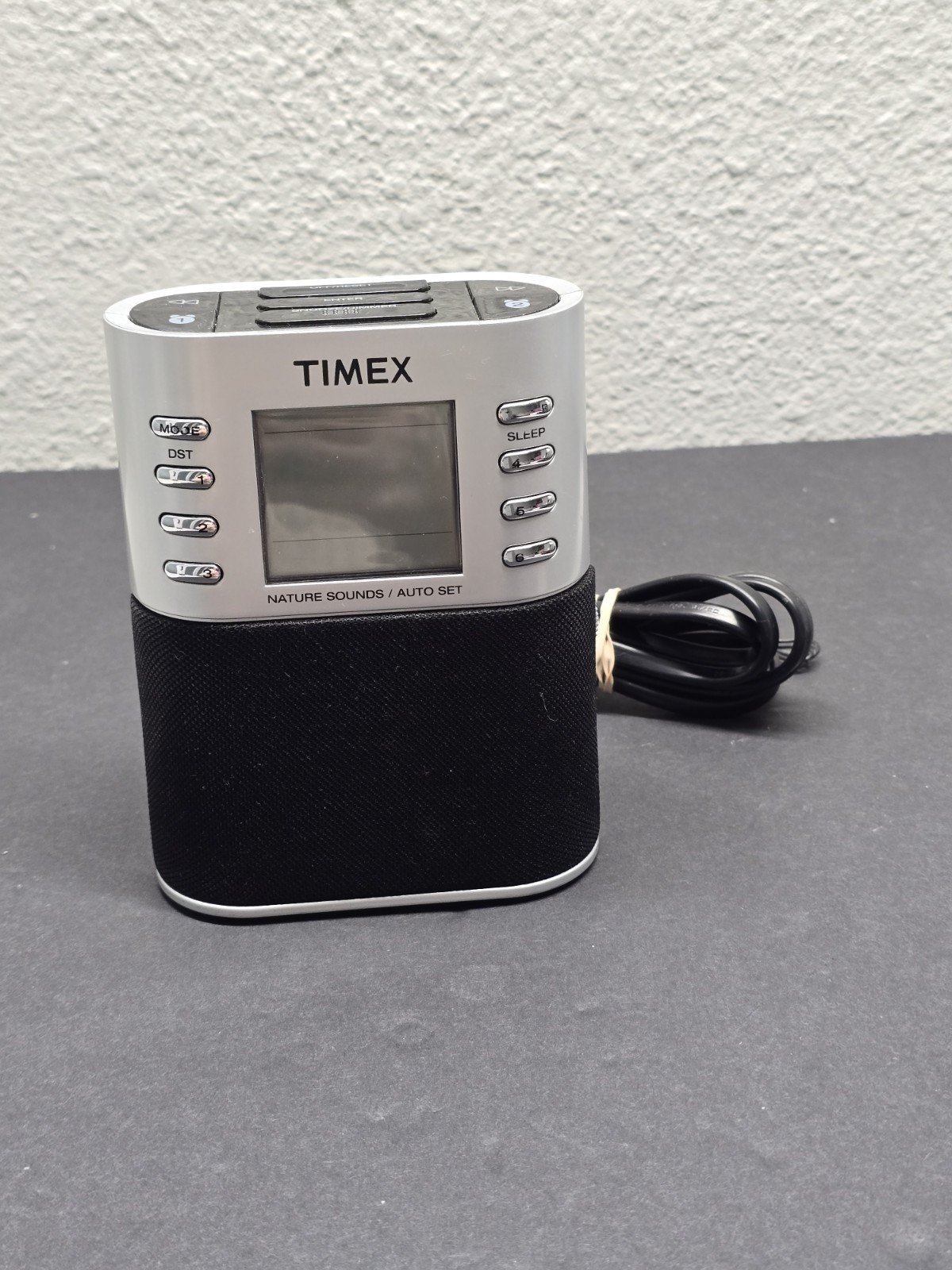Timex T307S Dual Alarm Clock Radio Nature Sounds Preset Tuning Aux Plug In Free
