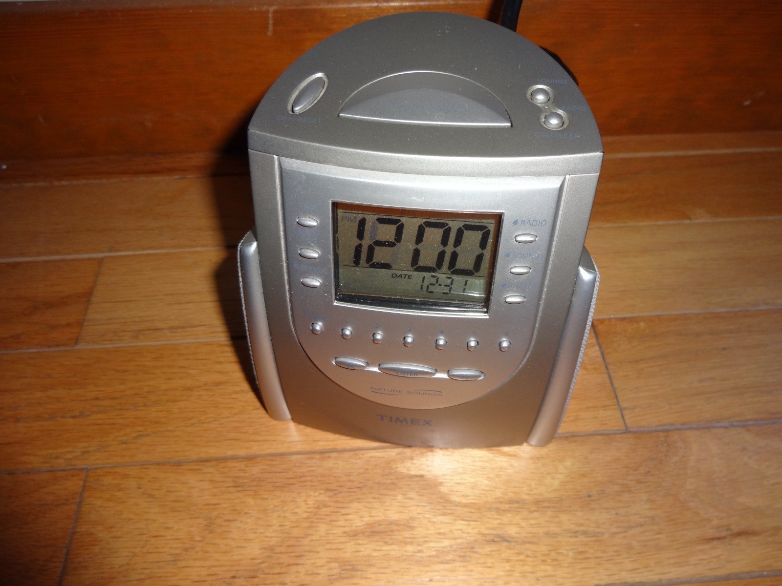 Timex T309T Nature Sounds AM/FM Radio Alarm Clock 18 Presets Wake Sleep Buzzer