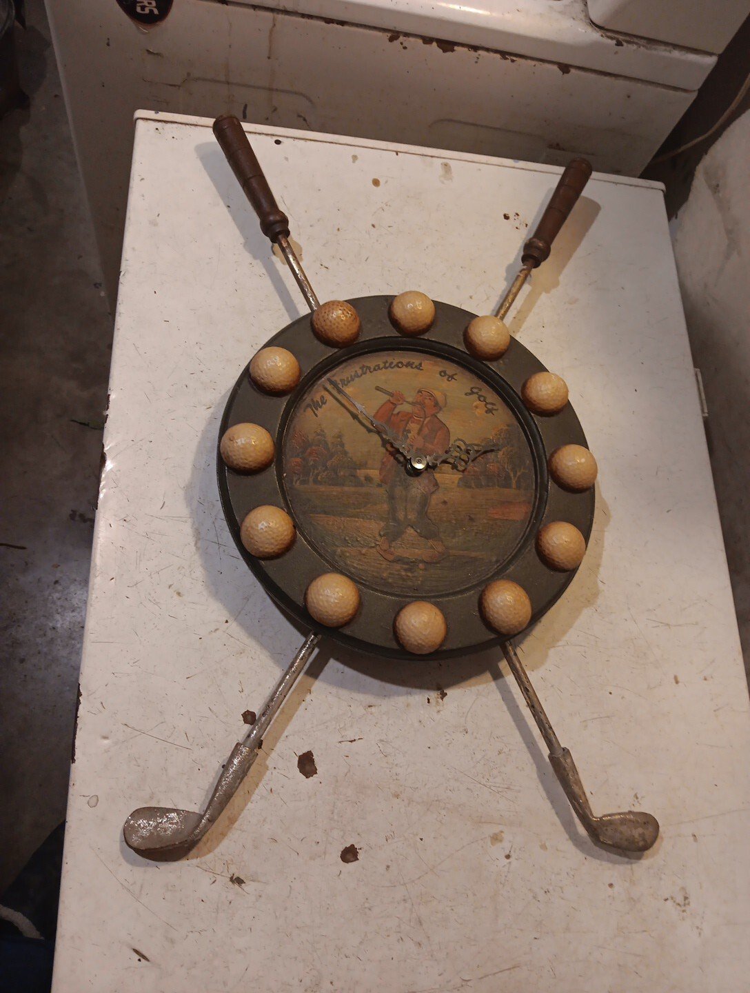 Vtg Rare The Frustrations Of Golf Wall Clock Golf Balls Crossed & Bent Clubs