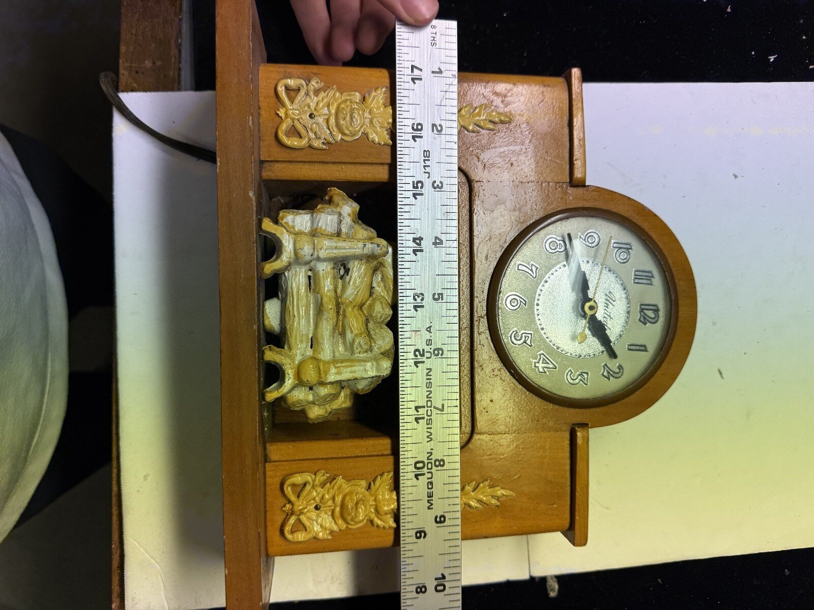 (A930) Vtg United Clock Corp Self Starting Fireplace Backlit Logs Mantel Clock