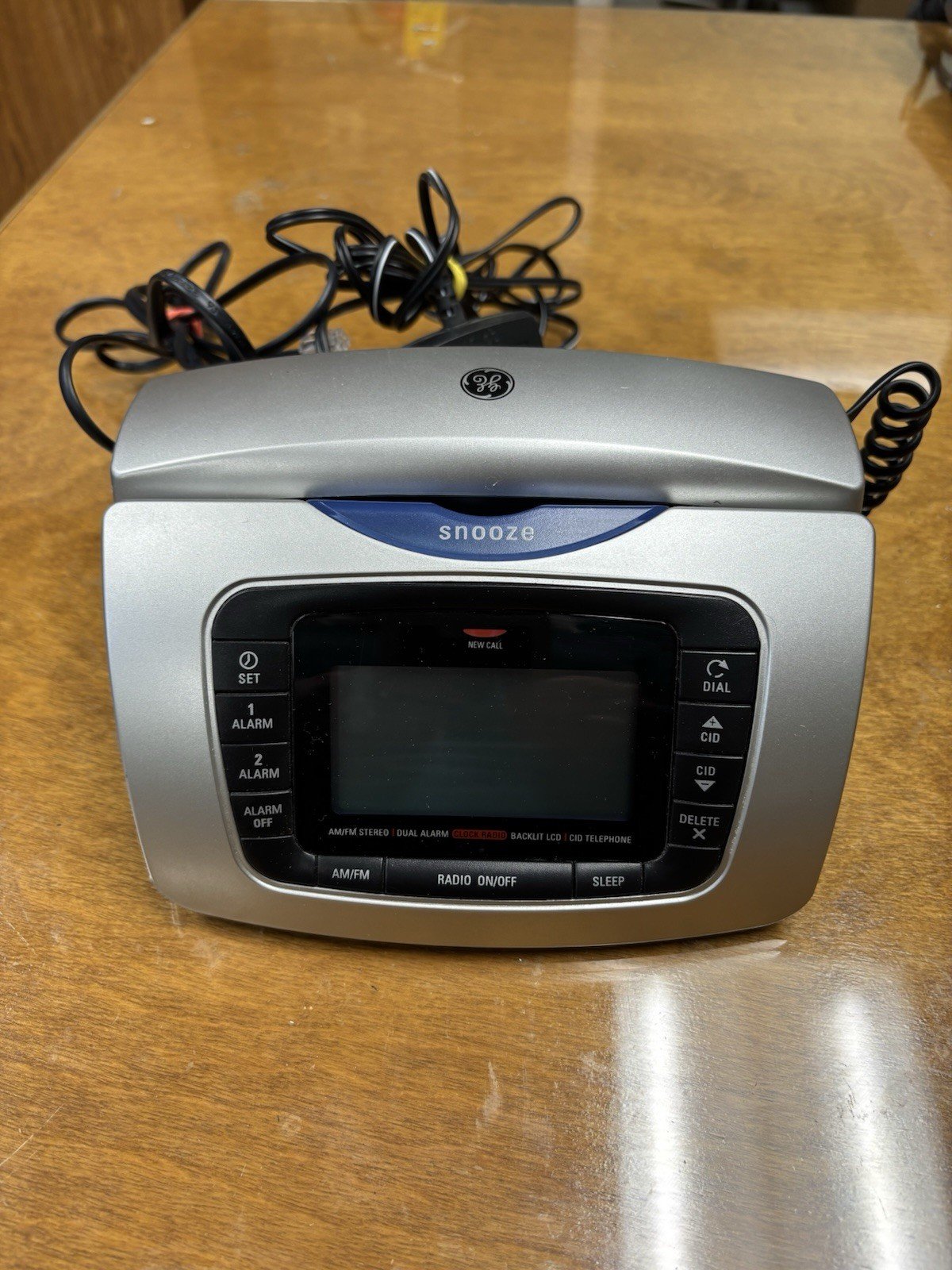 GE AM/FM Alarm Clock Radio Caller ID Alarm Telephone VINTAGE Works