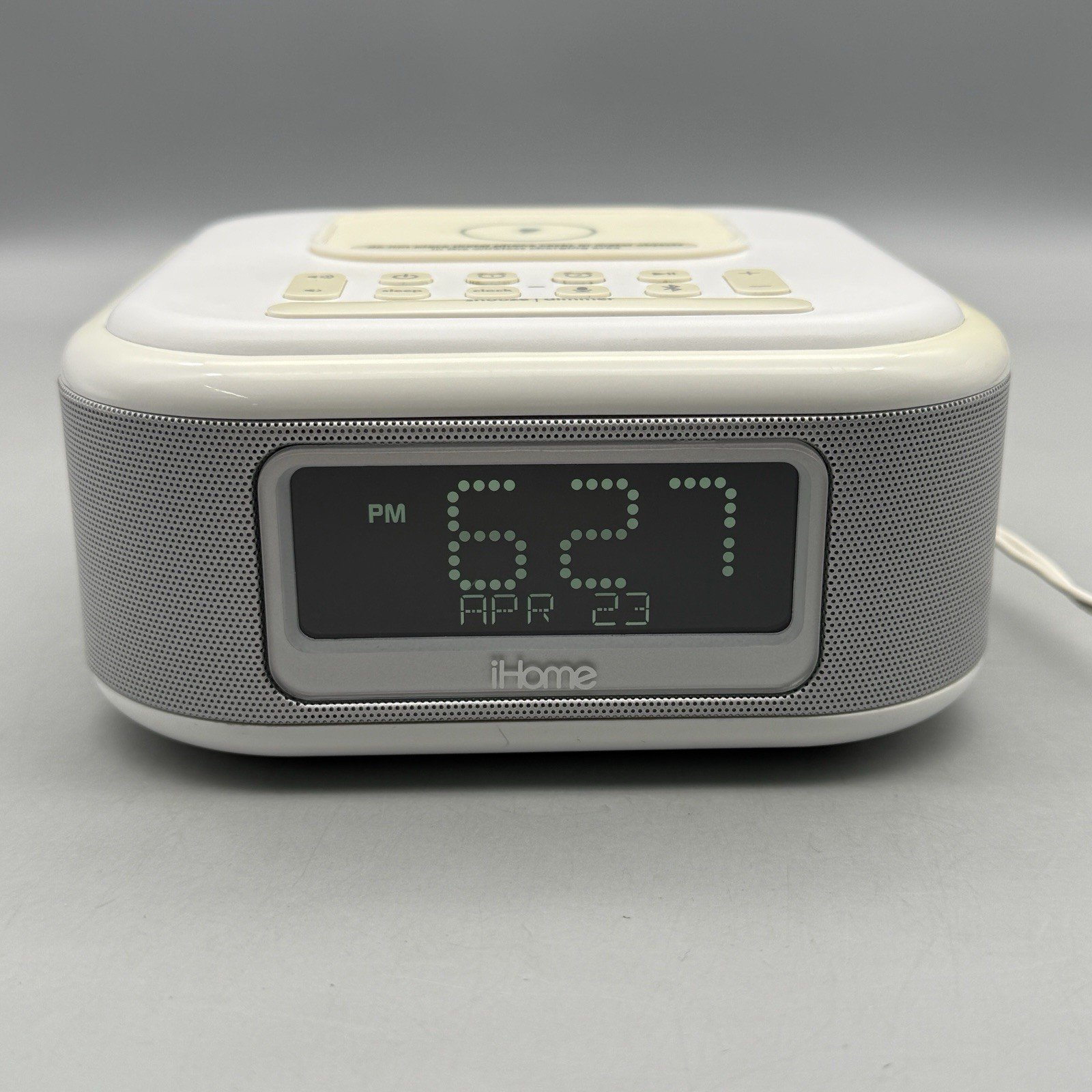 iHome iBTW23 Bluetooth Alarm Clock w/ Wireless Charger - White - TESTED