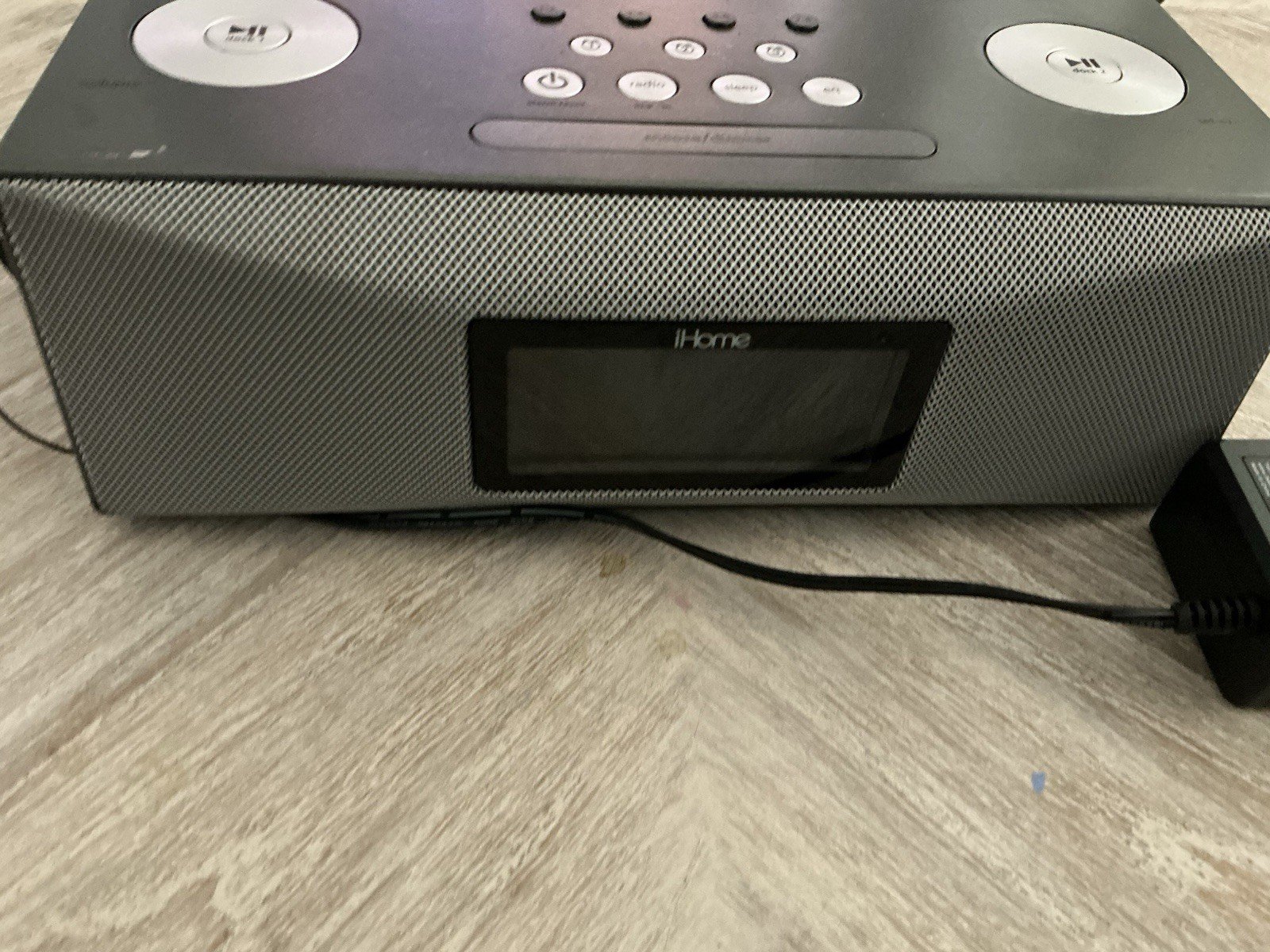 iHome iP88 iPhone iPod Dual Docking Clock Radio Alarm System