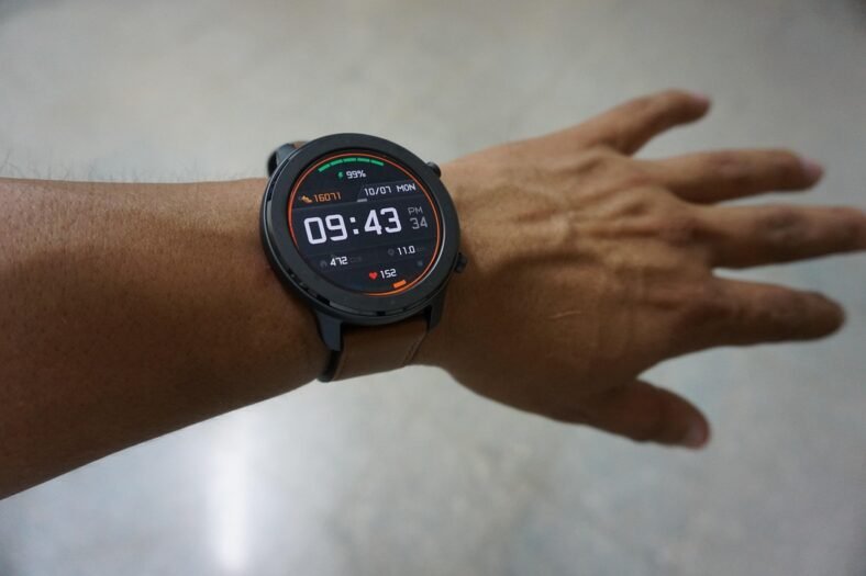 smart clocks no subscription required image