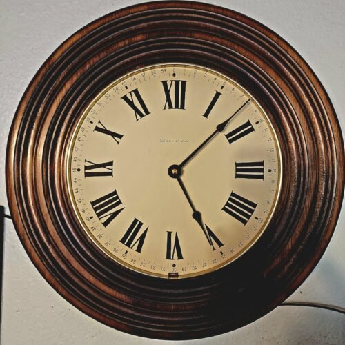 16 Inch Bulova Wooden Wall Clock German Quartz Movement Beautiful Mohogany Wood