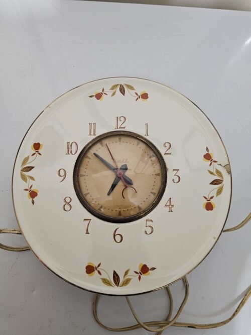 1950s Hall Autumn Leaf/ Jewel Tea Porcelain Clock
