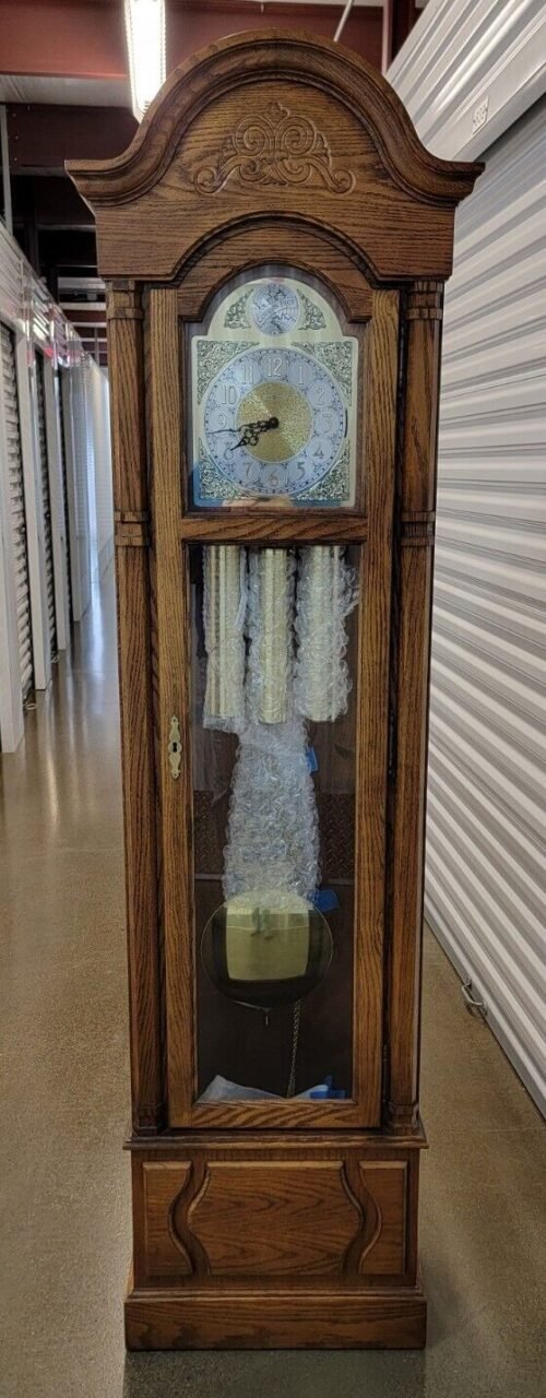 1985 Beautiful Sounding Howard Miller 610-160 Grandfather Clock.