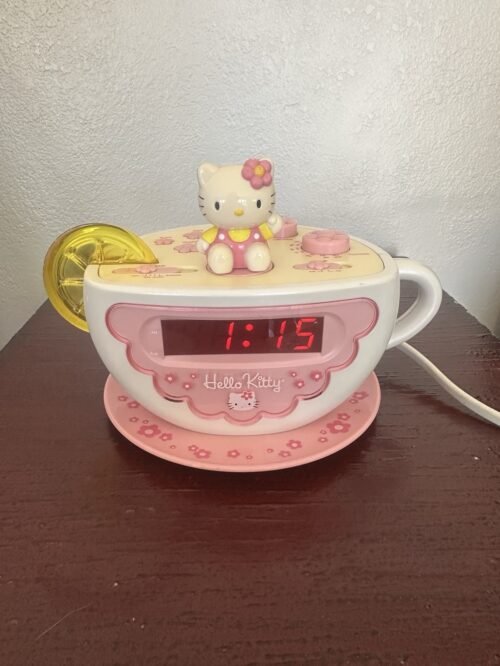 2003 Sanrio Hello Kitty Tea Cup Alarm Clock AM-FM Radio Lemon Slice Night Light