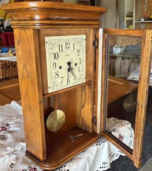 24" HOWARD MILLER sandringham wall clock, 613-108 keywound, Pendulum, Key, Work