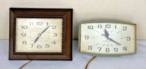 2 VTG 1960s General Electric Wall Clocks Retro Green Brown Working 8.75β Flaw
