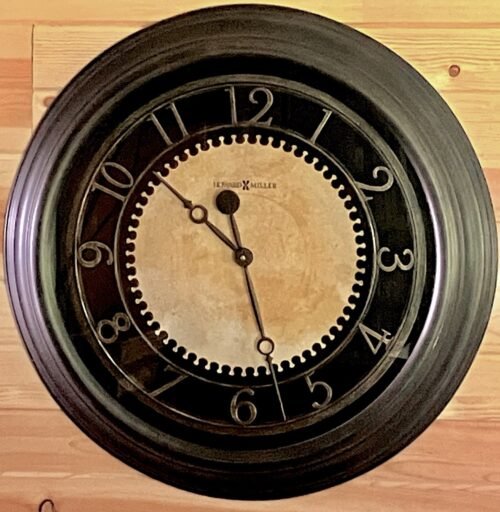 625-462 CHADWICK 25.5" HOWARD MILLER WALL CLOCK IN ANTIQUE BRASS FINISH 625462