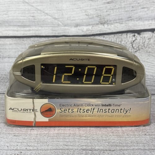 Acu-Rite Intelli-Time Digital Electric Alarm Clock Sets Itself Instantly 13027A1