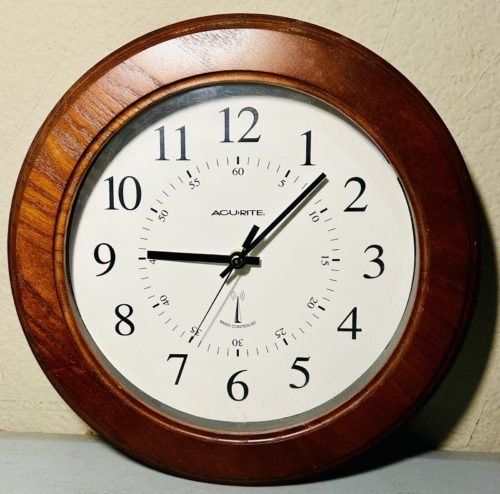 Acu Rite Radio Controlled Atomic Clock 12” Round Wood Frame Living Technologies