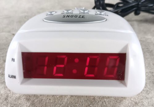 Advance Alarm Clock with Snooze White Red LED Model 3139 Vintage