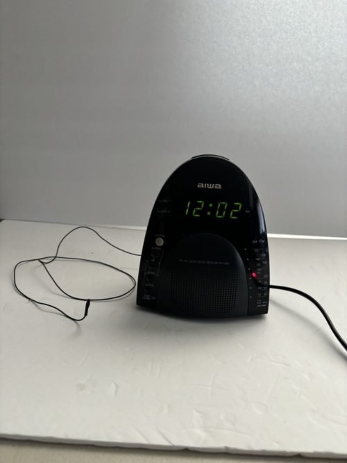 Aiwa am/fm Clock Radio Receiver w/snooze feature. Model#FR-A305U Battery Backup