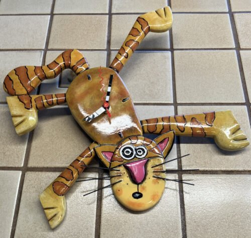 ALLEN DESIGNS STUDIO WHIMSICAL TABBY CAT 10" RETRO WALL CLOCK WORKS PLEASE READ