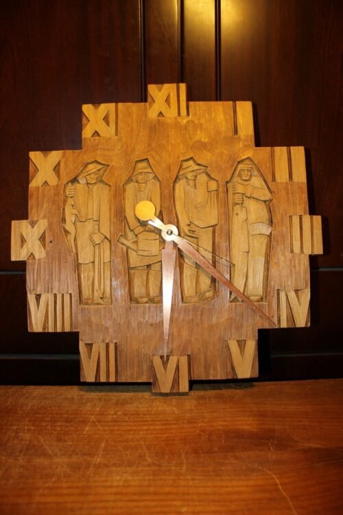 ANTIQUE 15" WOODEN HAND CARVED WALL CLOCK OBERAMMERGAU FIGURE CARVING SCULPTURE
