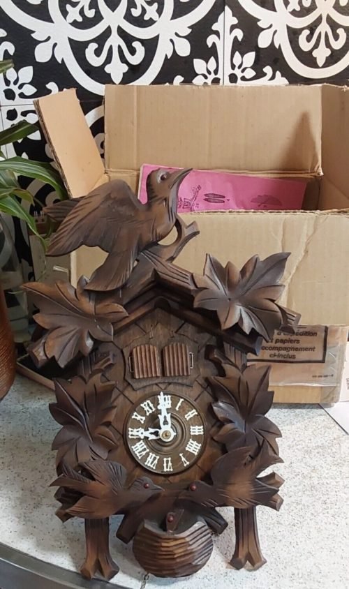 Anton Schneider Feeding Birds Cuckoo Clock