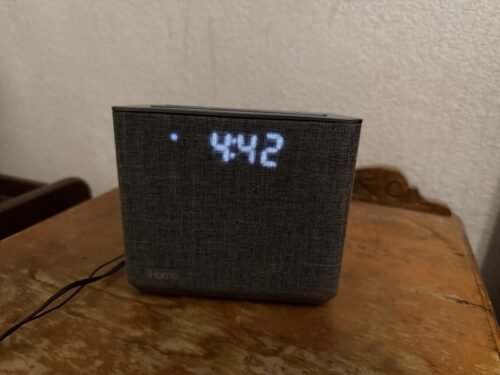 Apple iHome Bluetooth Dual-Alarm Clock - Model iBT232