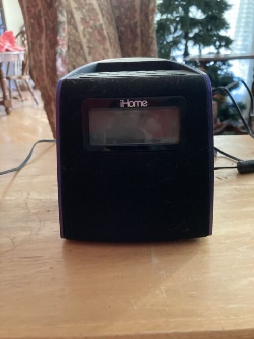 Apple iHome IPL 22 Stereo FM Clock Radio with Lighting Dock