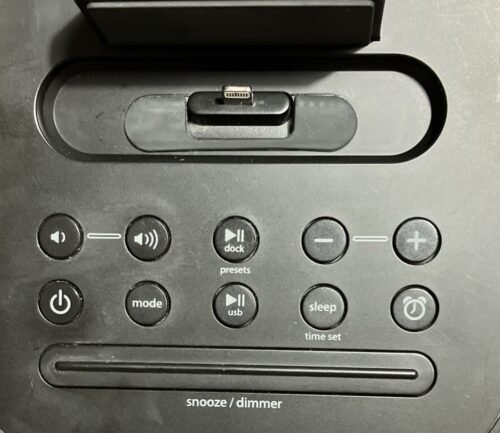 Apple iHome iPL8 Speaker Dock Clock iPod iPhone USB Lightning FM Radio 5" Cube