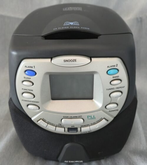 Audiovox CD Player AM/FM Clock Radio With 2 Preset Alarms.Tested Works Very Good