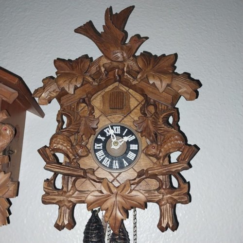 August Schwer (1 Day) Cuckoo Clock Squirrels, Bird & Five Leaves Made in Germany