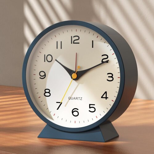 AYRELY® 4.5" Analog Alarm Clock,Small Retro Desk Clock Battery Operated,Slient M