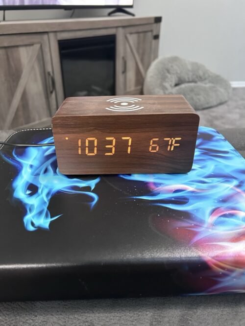 Bauhn Wireless Charging Alarm Clock (brown)