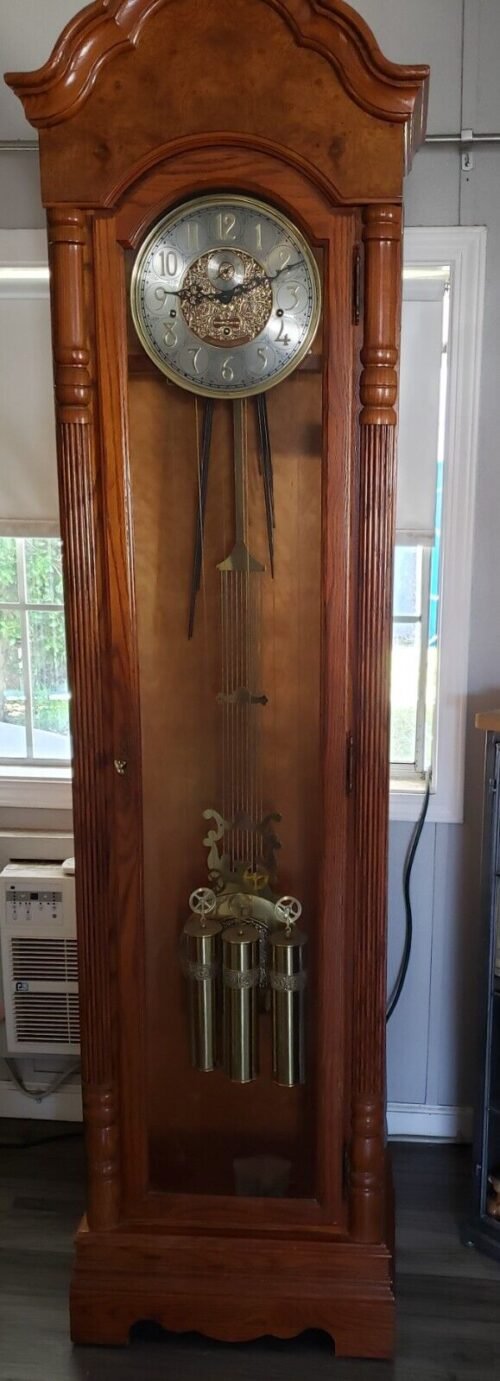 Beautiful Howard Miller Grandfather Clock