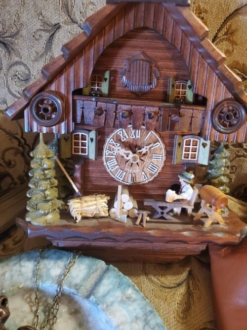 BLACK FOREST GERMAN MADE CUCKOO CLOCK MINT WORKS GREAT