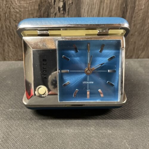 BULOVA VINTAGE ART DECO TRAVEL ALARM CLOCK LIGHT MADE IN JAPAN RUNNING B-6176