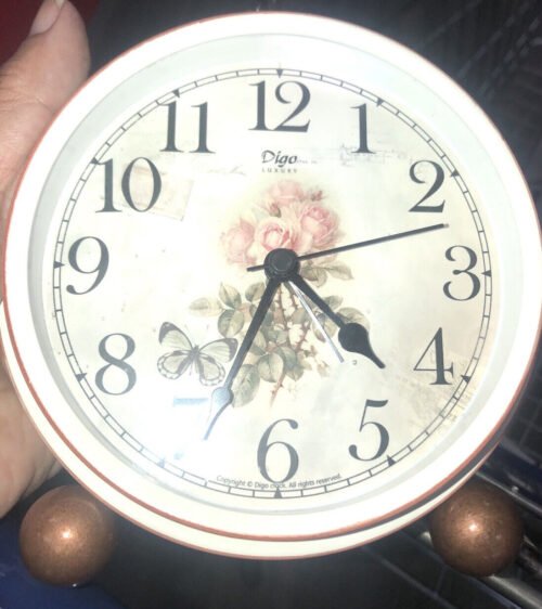 Classic Clock Elegant And Decorative Analog Silent Nonticking Table Cloc